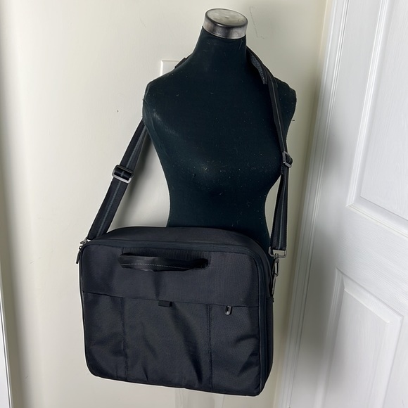 Dell Multi Purpose Unisex Work & Laptop Messenger Bag - Picture 7 of 13